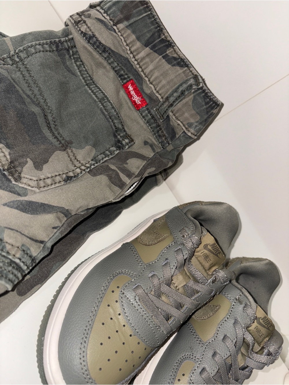 Boys 2-Piece Nike Force 1 Low Olive Sneakers & Wrangler Camo Cargo Joggers Outfi